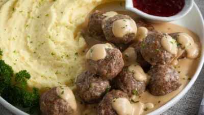 Spill Resep Rahasia Swedish Meatball ala IKEA, Enaknya Nggak Habis Pikir! (Sumber Gambar: foodisafourletterword.com)