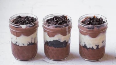 Ilustrasi Cara Bikin Puding Oreo, Camilan Murah Meriah (Image From: Healthy. Happy. Life.)