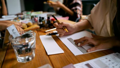 Tips Fokus di Saat Sibuk, Bantu Kamu Menyelesaikan Tugas yang Menumpuk (Image From: Pexels/Anna Tarazevich)