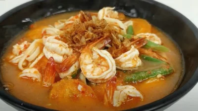 Resep Mie Kuah Udang, Kreasi Mie dengan Citarasa Pedas dan Gurih Menggoyang Lidah Anda (image from screenshot Youtube resep dapur mantul)