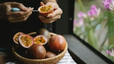 5 Manfaat Buah Markisa untuk Ibu Hamil, Bisa Tingkatkan Imun Tubuh (image from pexels any lane)