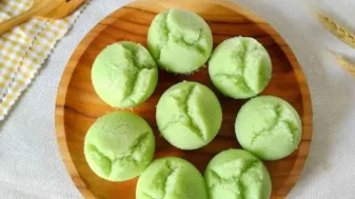 Resep Kue Mangkok Pandan Mudah dan One Shot Langsung Jadi! (Sumber Gambar: Sinta Muller/Yummy App)