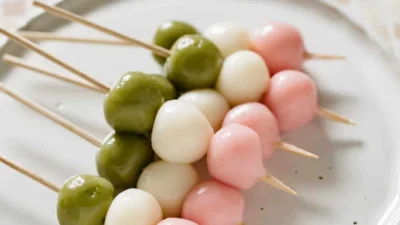 Resep Kue Dango yang Manis dari Jepang (Image From: Chopstick Chronicles)