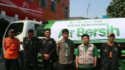 BMPK Salurkan Bantuan Air Bersih ke Masyarakat Karawang yang Terdampak Kekeringan