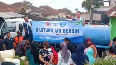 Pabrik AQUA Subang Bantu Salurkan Air Bersih untuk Warga Desa Palasari Ciater