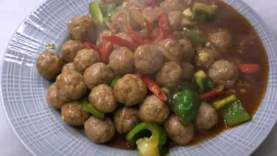 Resep Bola Bola Daging Teriyaki, Kreasi Masakan Khas Jepang dengan Bentuk Unik (image from screenshot Youtube bersama stfyani)