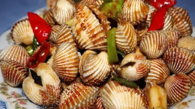 Resep Kerang Dara Saus Tiram, Kreasi Olahan Seafood Simpel yang Menggugah Selera (image from screenshot Youtube dapur bu haji)