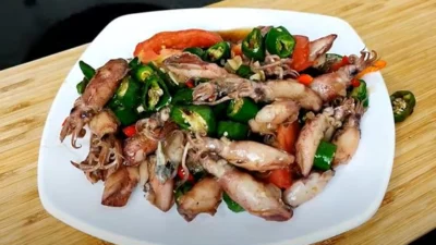 Resep Oseng Cumi Cabe Ijo Kesukaan Keluarga di Rumah (image from screenshot Youtube dea rizki aristiani)