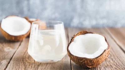 manfaat air kelapa tua/sumber gambar/iStock