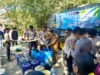 Warga Cibenda Terdampak Kekeringan, Polres Karawang Bagikan 15.000 Liter Air