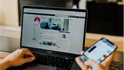 Cara Mencari Teman di Facebook dengan Cepat, via Unsplash, Austin Distel