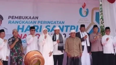 Bupati Karawang: Santri Garda Terdepan dalam Pembangunan dan Perubahan