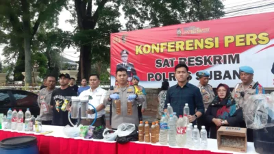 Pasutri Pengoplos Miras di Subang yang Tewaskan Belasan Korban, Diciduk Polisi