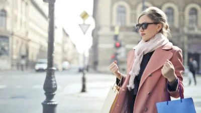 Cara Memilih Blazer yang Tepat (Image From: Pexels/Andrea Piacquadio)