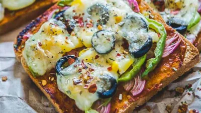 Resep Pizza Roti Tawar (Image From: WhiskAffair)