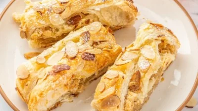 Almond Pastry Renyah. (Sumber Gambar: The Novice Chef)