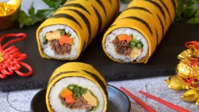 Sushi Gulung Telur. (Sumber Gambar: Asian Inspirations)