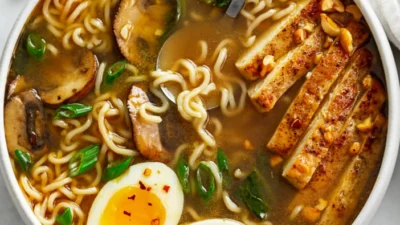 Cobain Resep Ramen Mie Instan yang Hangat di Tengah-tengah Hujan yang Dingin Seperti Dia (Image From: The Cozy Cook)