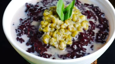 Bubur Kacang Hijau yang Manisnya Bikin Kesemsem, Enak Banget Dimakan Waktu Hujan (Image From: Endeus TV)