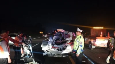 Laka di KM 75 Tol Cipali, 2 Orang Penumpang Tewas