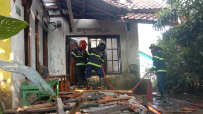 Sebuah Rumah di Cijambe Terbakar Akibat Kebocoran Gas Elpiji, 3 Korban Luka Bakar