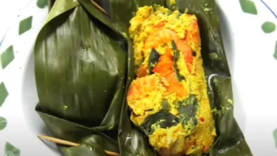 Resep Pepes Tahu Udang, Kreasi Pepes Super Lembut dengan Isian Melimpah (image from screenshot YouTube dapur penyu)