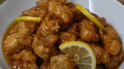 Resep Honey Lemon Chicken, Kreasi Ayam Tepung dengan Citarasa Asam dan Manis (image from screenshot Youtube asian flavours)