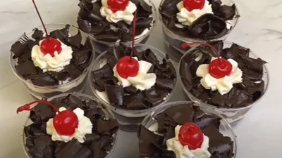 Resep Black Forest Cup, Kreasi Kue yang Nyoklat Banget Cocok Jadi Ide Jualan (image from screenshot Youtube chalistaa kitchen)