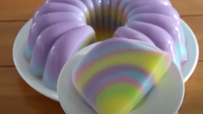 Resep Puding Rainbow Roti Tawar, Kreasi Dessert Warna Warni Disukai Anak-Anak (image from screenshot Youtube tri pujis)