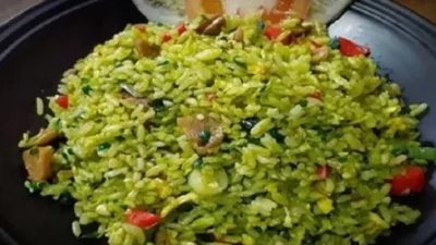 Resep Nasi Goreng Hijau Ayam Krispi, Penuh Dengan Aromatic yang Lazis!