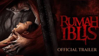 Film Rumah Iblis, Teror Mistis Lukisan Bergaun Merah yang Mengerikan