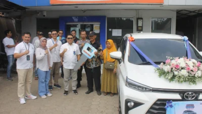 Nasabah BRI Unit Kamarung Asal Pangsor Dapatkan Grand Prize Satu Unit Mobil