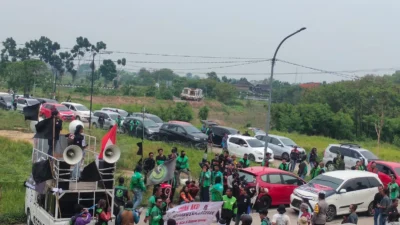 Ratusan Driver Ojek Online di Karawang Kepung Kantor Dishub, Ternyata Ini Penyebabnya