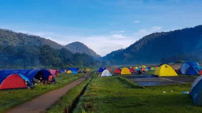 3 Rekomendasi Tempat Camping di Bandung yang Cocok untuk Malam Tahum Baru