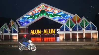 Warga Subang Antusias Sambut Alun-alun Baru