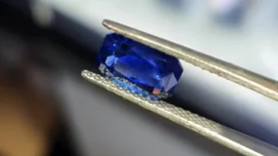 Batu Akik Blue Safir Perhiasan Mewah yang Menawan(blibli.com)