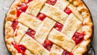 Camilan Cherry Pie yang Manis, Suasana Hati Kamu Auto Terpikat (Image From: Tastes Better From Scratch)