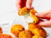 Camilan Cheese Balls Siap Melelehkan Hatimu, Kejunya Bikin Meledak di Mulut (Image From: Posh Journal)