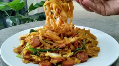 Kwetiaw Goreng Seafood. (Sumber Gambar: YouTube/Ghaziya Warita)