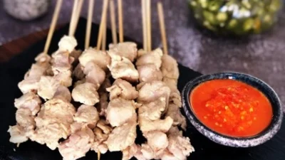 Sate Taichan Lengkap dengan Sambal. (Sumber Gambar: Making memories in every dish - Wordpress)