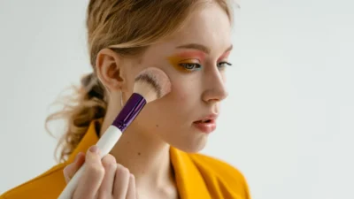 5 Rekomendasi Blush On Terbaik yang Wajib Ada di Dalam Kantong Kosmetik Kamu (Image From: Pexels/MART PRODUCTION)