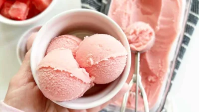 Segarnya Es Krim Semangka yang Menemani Hari Panasmu, Seger Banget (Image From: hello, Yummy -)