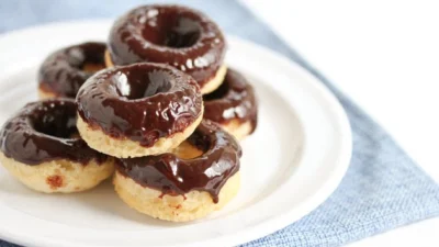 Resep Donat Mini Empuk, Camilan Super Enak, Bisa Jadi Ide Jualan Menarik (Image From: Kirbie's Cravings)