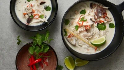 Tom Kha Gai Khas Thailand. (Sumber Gambar: recipecontent.fooby.ch)