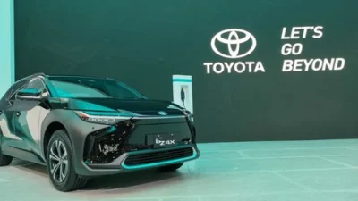 Mobil Listrik Toyota