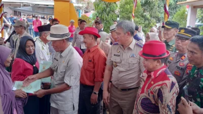 Warga Dusun Kosedansari Desa Tanjungsari Barat Terima 187 Sertifikat Tanah Hak Milik