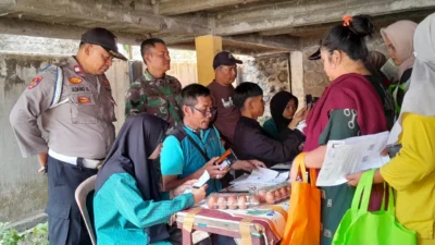 Kantor Pos Pusakanagara Distribusikan Bantuan Pangan Bagi Keluarga Risiko Stunting