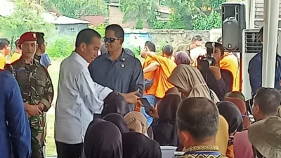 Iin Semringah Dapat Sepeda dari Jokowi