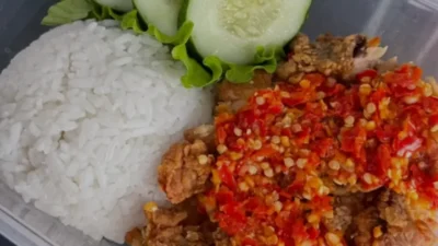 Sensasi Pedas dan Gurih! Resep Ayam Geprek Mudah yang Bikin Ketagihan