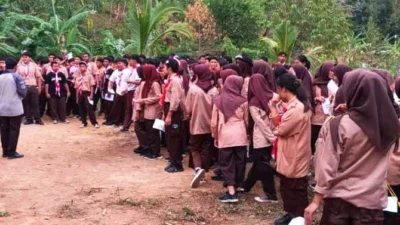 SMK PGRI 2 Karawang Gelar Perkemahan di Camping Ground Tepas Banteng